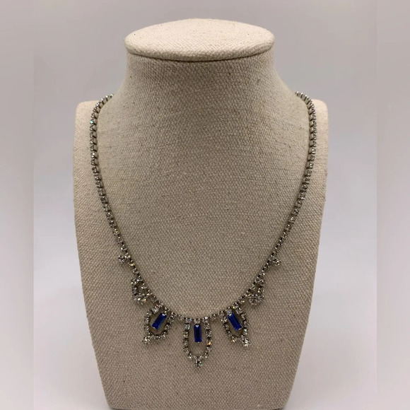 Jewelry - #207 Vintage silver tone blue and white rhinestone necklace